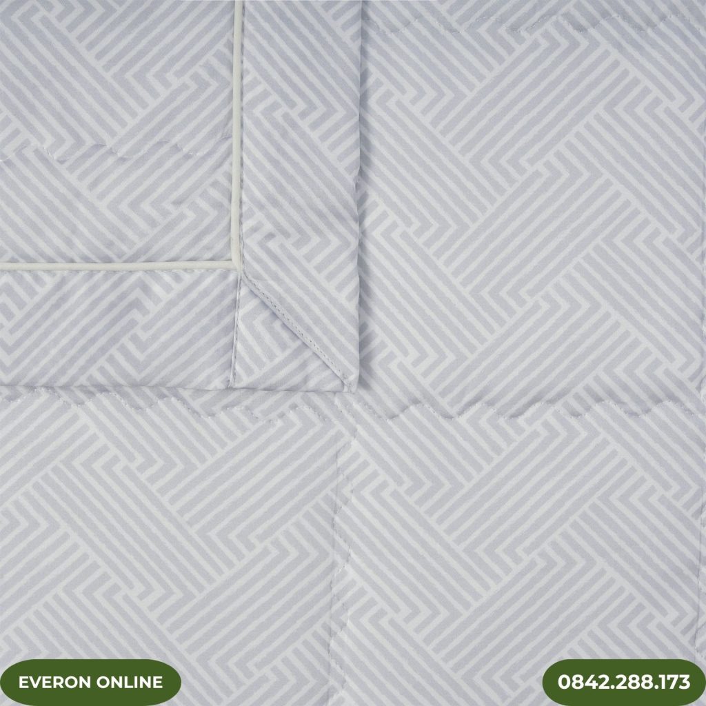 Bộ Chăn Ga Everon EPTC25037 Kỷ Hà Xám Vải Tencel Blend In Họa Tiết