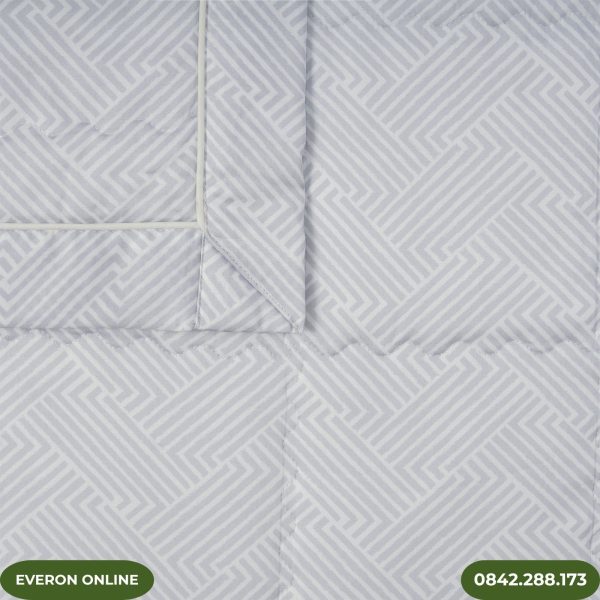 Bộ Chăn Ga Everon EPTC25037 Kỷ Hà Xám Vải Tencel Blend In Họa Tiết