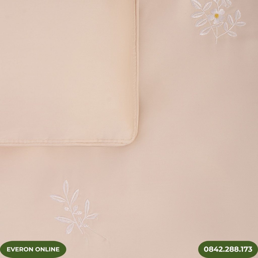Bộ Chăn Ga Gối Everon Tencel EST25022 Hoa Thêu Màu Hồng
