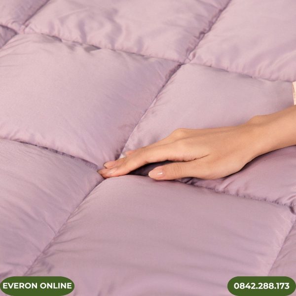 Chăn lông vũ Everon 200x220cm nhẹ và ấm
